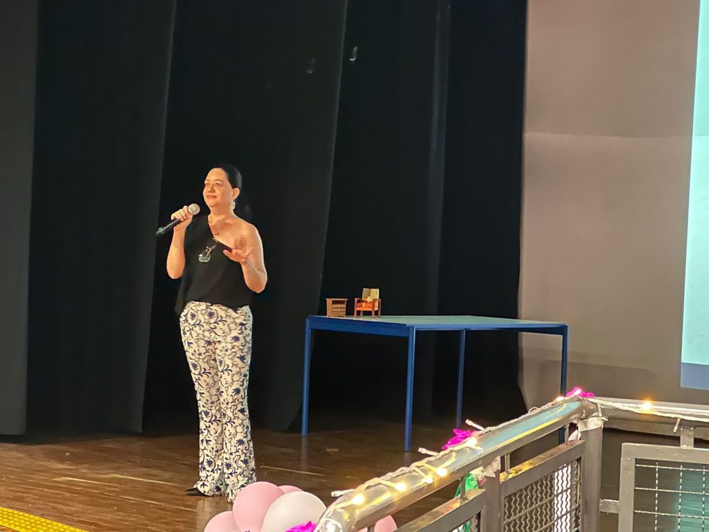Andresa Ermani Palestra ETEVAV em Jundiaí SP